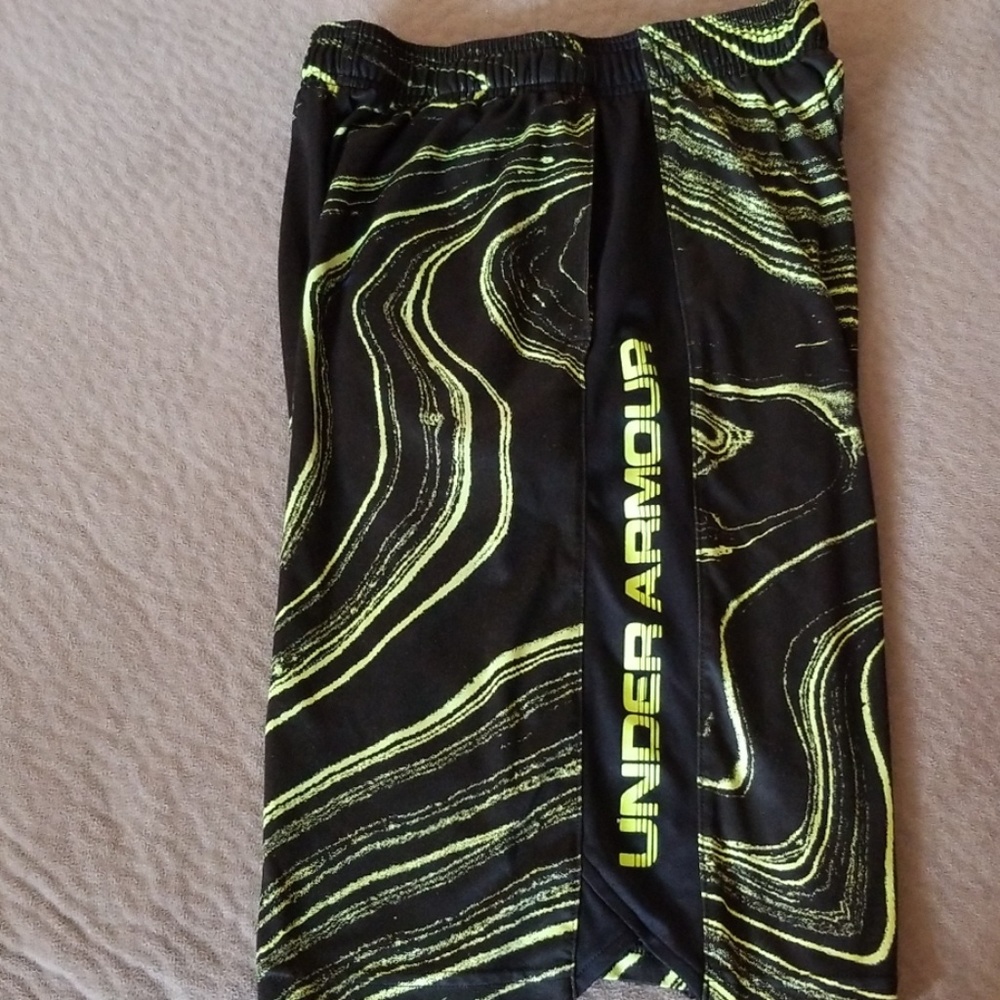 Under Armour youth large shorts